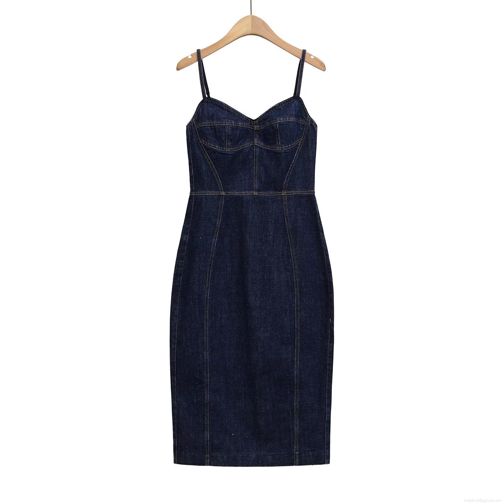 French Vintage Slim Fit Denim Look Midi Dress For Women Elegant Contrast Stitching V-Neck Camisole Slit Bodycon Polyester Jean Dress French Vintage Slim Fit Denim Look Midi Dress For Women Elegant Contrast Stitching V-Neck Camisole Slit Bodycon Polyester Jean Dress